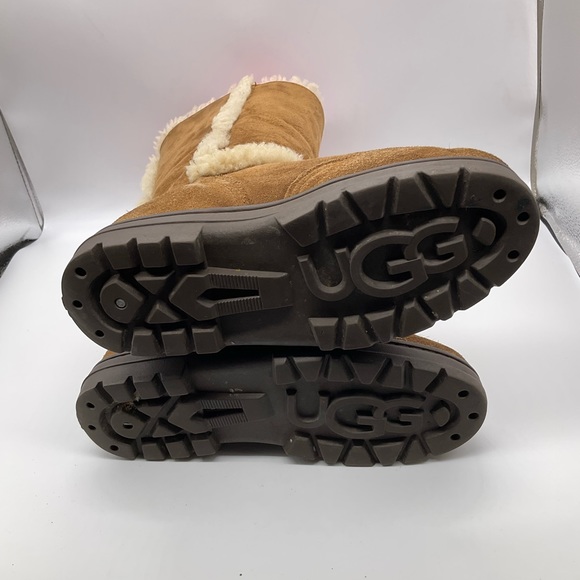UGG TALL SUEDE SHEEPSKIN BOOTS 8 WIDE - Picture 5 of 8